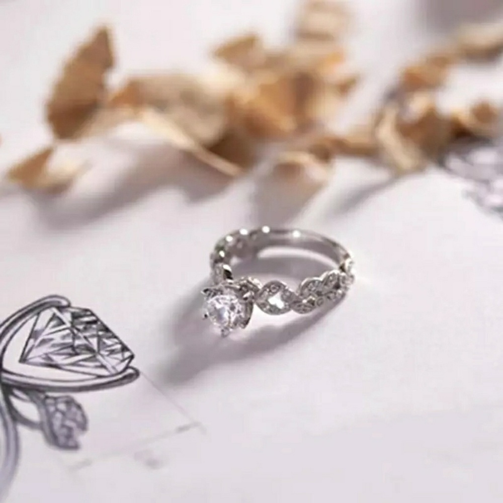 NEW! Leafy Silver Ring - Picture 3 of 6